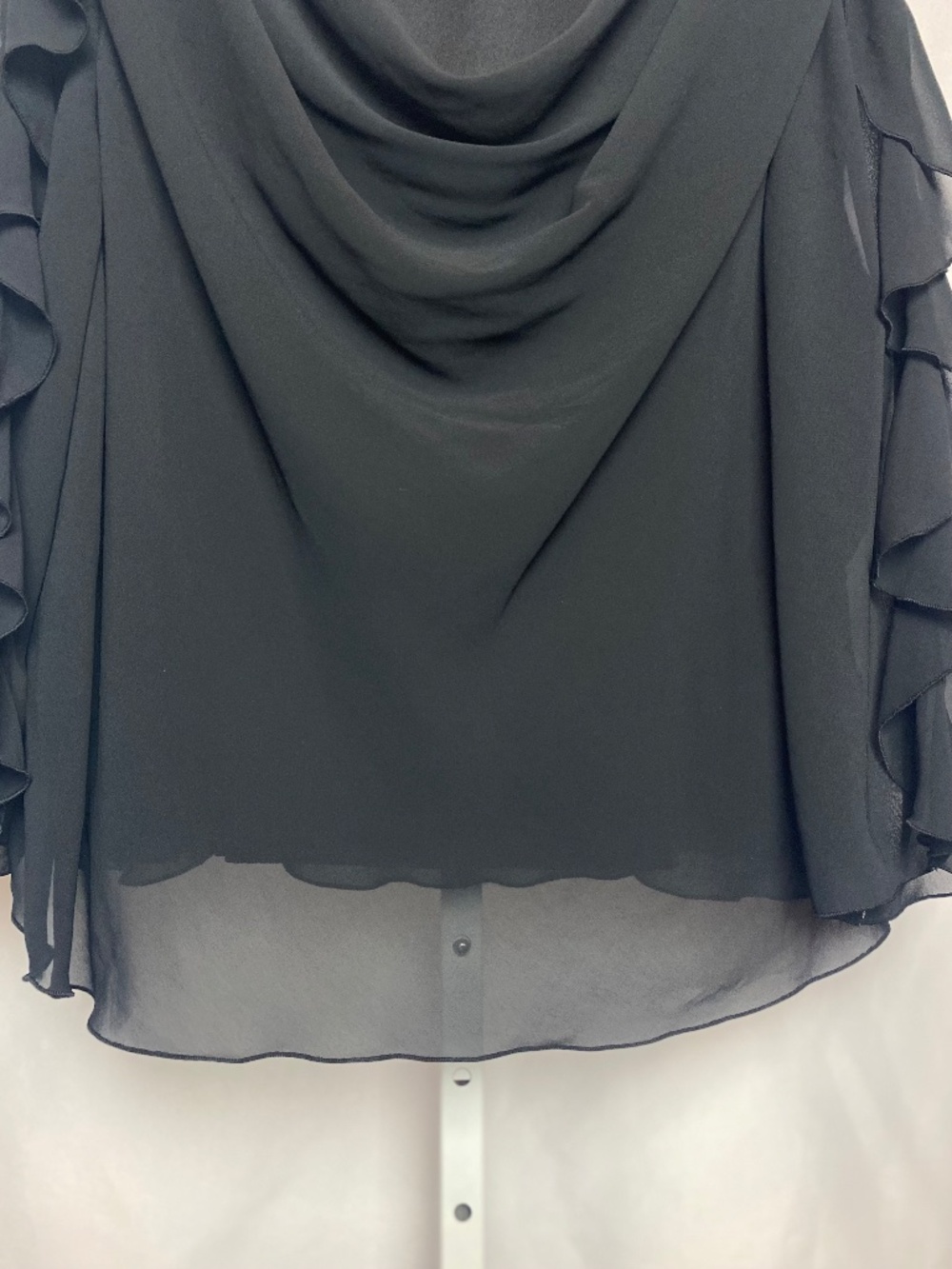 Dana Kay Womenʻs Plus Size Black Draped Cowl Neckline Ruffle Sleeve Blouse 24W - Picture 4 of 8